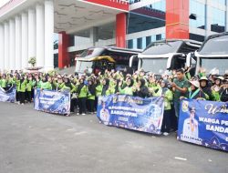 Eva Dwiana Lepas Peserta Wisata Rohani Dari Halaman Pemkot Bandar Lampung