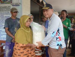 1271 Rumah Terdampak Banjir di Bandar Lampung Dapat Bantuan Beras